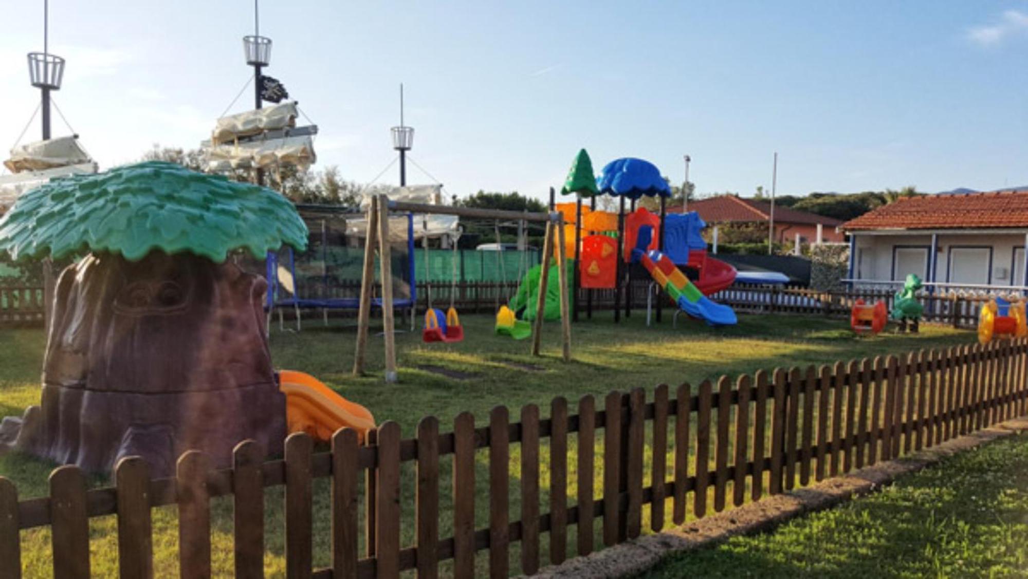 Bed And Breakfast Bagno Venezia Marina Di Carrara Exterior foto